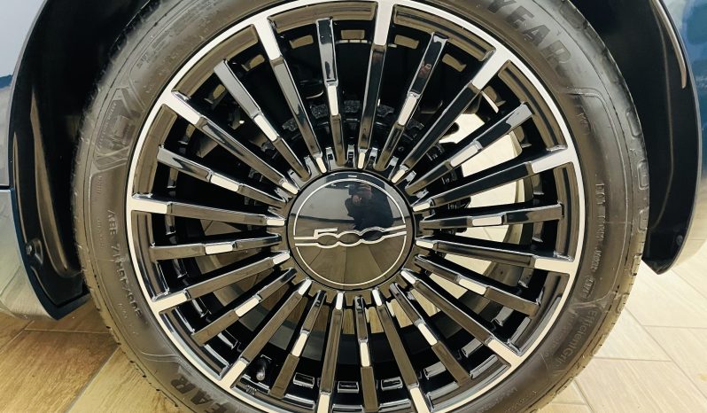 
								Fiat 500e Icon – Pack style Ocean Blue Metallic full									