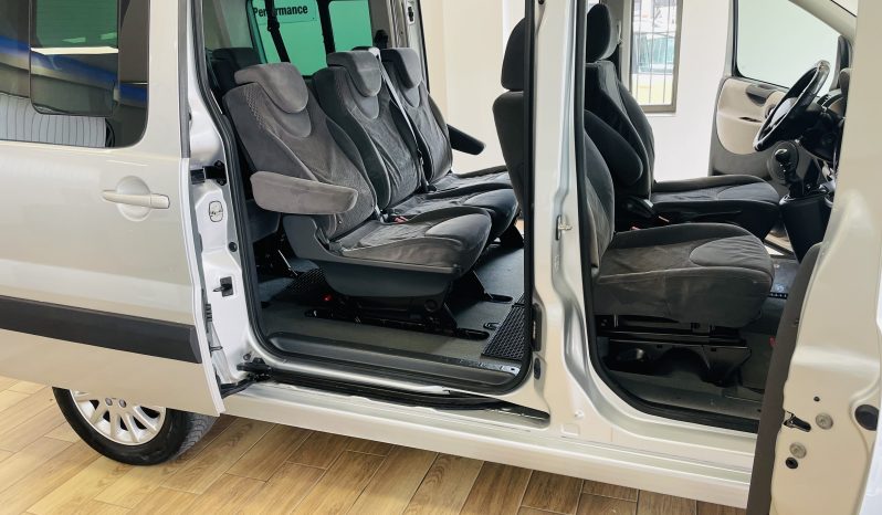 
								Fiat Scudo 2.0 MJT/136 PL Combi 8 posti (M1) full									
