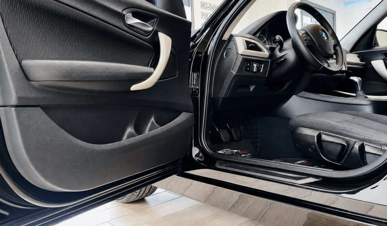 
								Bmw 116i Benzina ///Sport full									