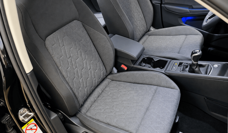 
								Volkswagen Golf 2.0 TDI 115 CV Life full									