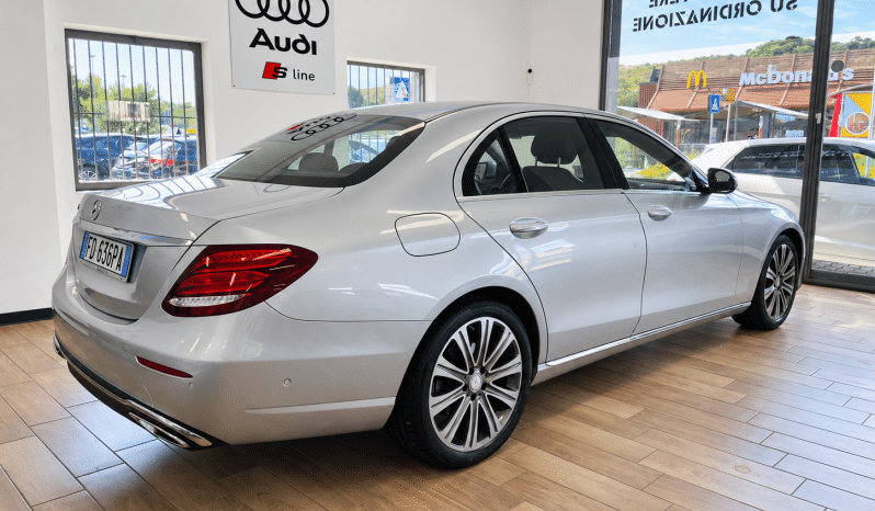 
								Mercedes-benz E 220 BlueTEC Sport 9G-TRONIC full									