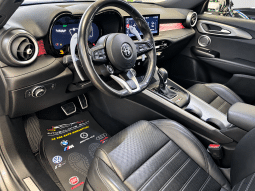 
										Alfa Romeo Tonale 1.3 280 CV PHEV AT6 Q4 Veloce full									